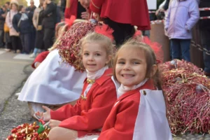 majorettes alla sfilata dedicata ai festeggiamenti svolti a bovisio masciago